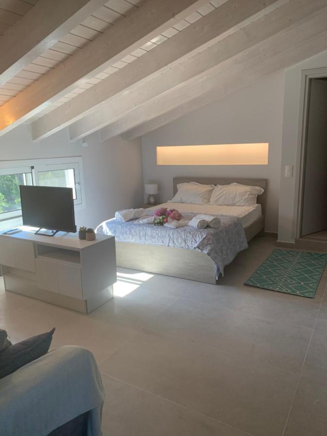 Terpsichore Boutique Bright New Sofita Studios And Appartment Dassia  Bagian luar foto