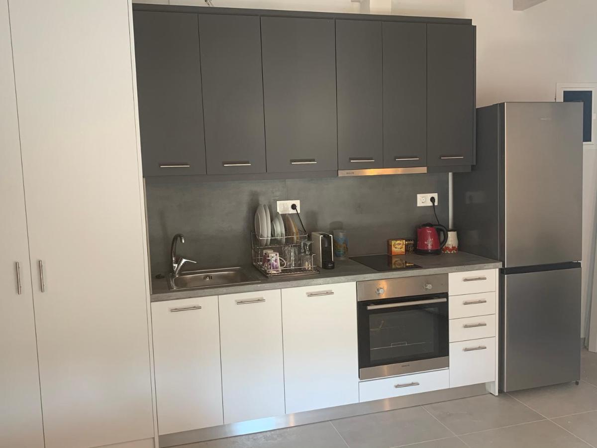 Terpsichore Boutique Bright New Sofita Studios And Appartment Dassia  Bagian luar foto