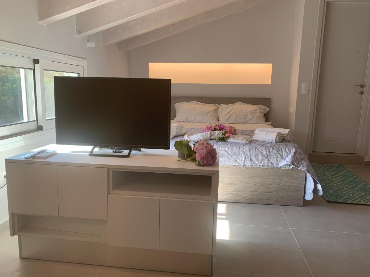 Terpsichore Boutique Bright New Sofita Studios And Appartment Dassia  Bagian luar foto