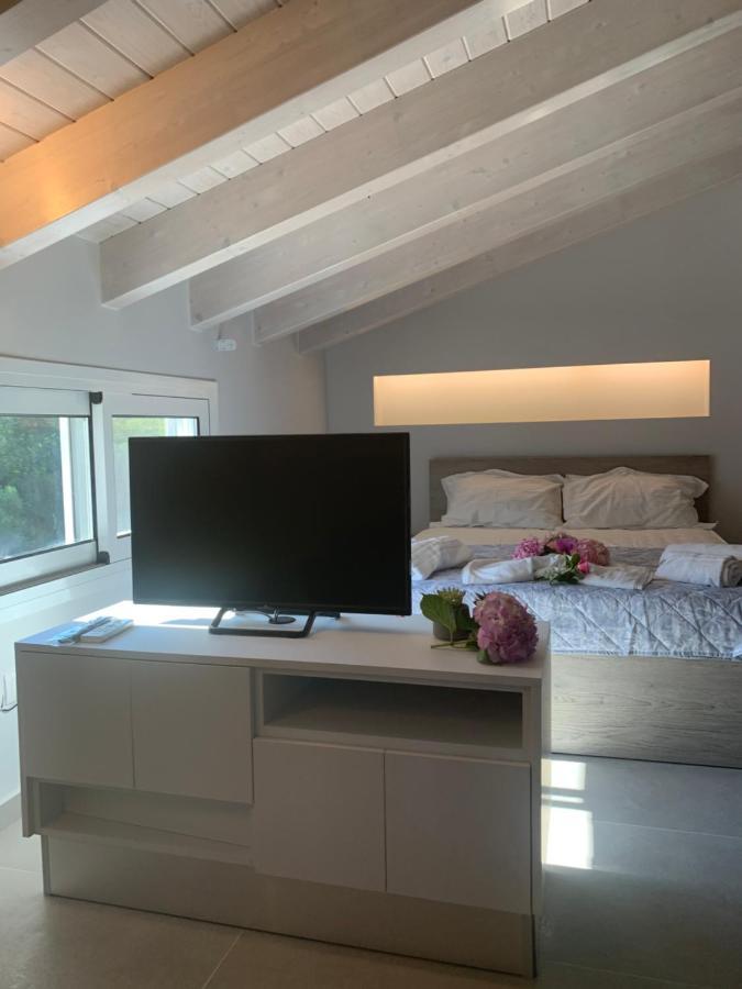 Terpsichore Boutique Bright New Sofita Studios And Appartment Dassia  Bagian luar foto