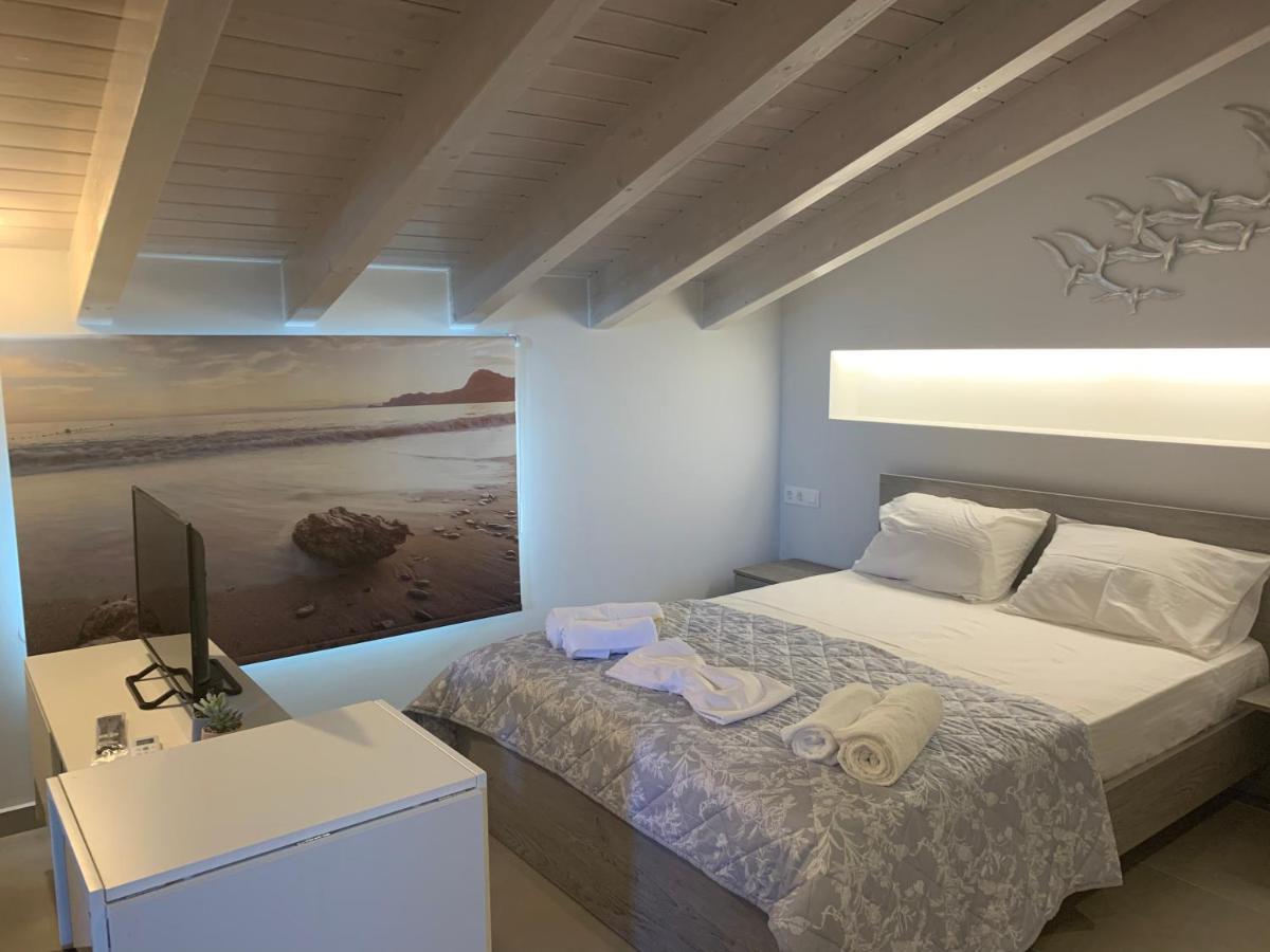 Terpsichore Boutique Bright New Sofita Studios And Appartment Dassia  Bagian luar foto